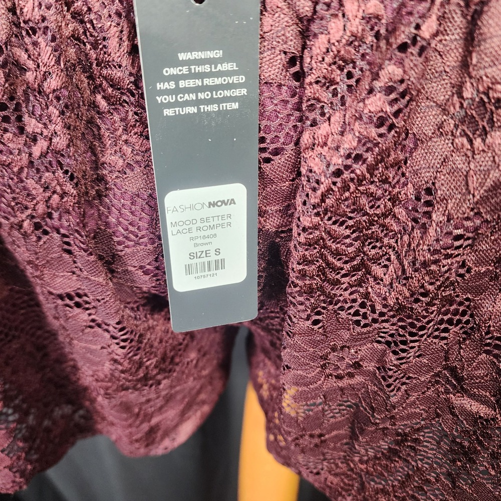 Lace Romper Burgundy Cutout Halter Buckle‎ Mini S sheer party cocktail - Picture 5 of 6
